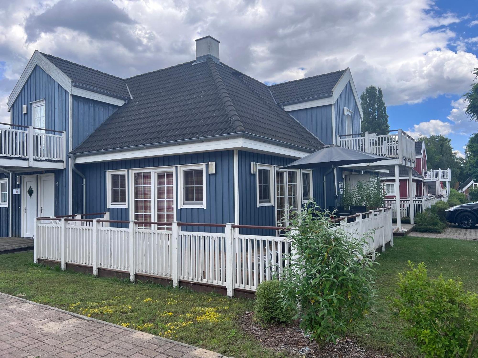 Blaues Haus am See Wendisch Rietz Exterior foto
